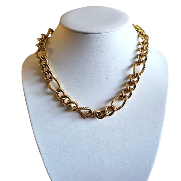Signed Trifari Vintage Big Bold Heavy Link Golden Chain Necklace 106.8 Grams!! - Picture 1 of 9